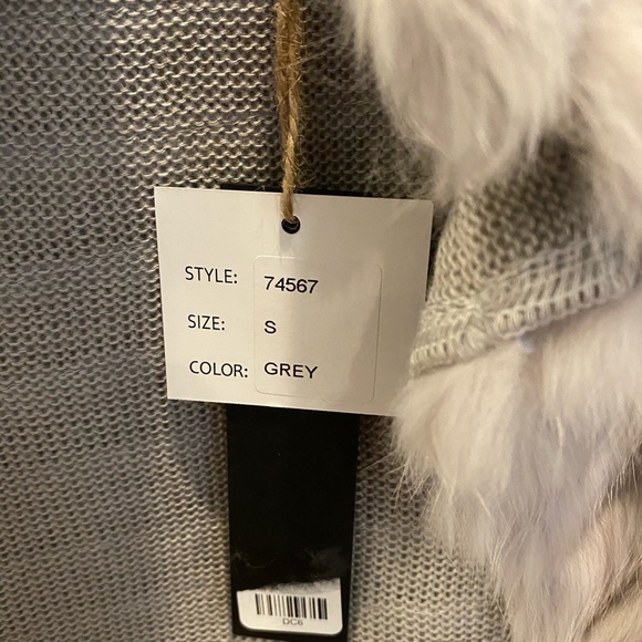 Dolce Cabo Rabbit Fur Grooved Open Vest - Picture 7 of 9